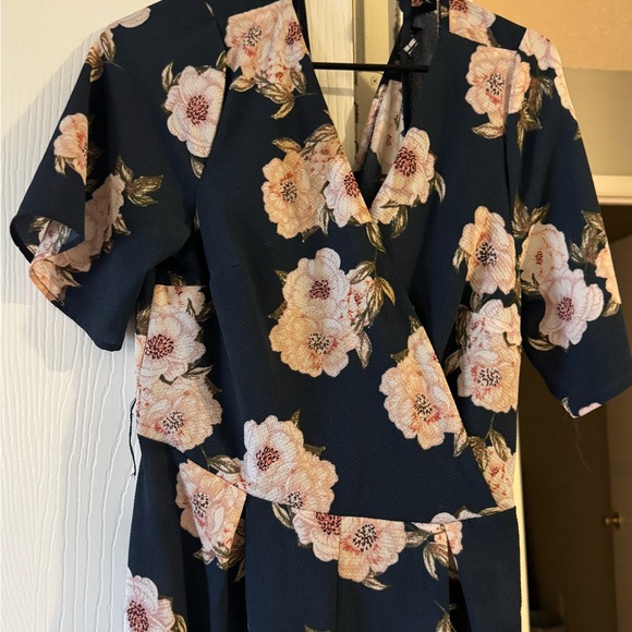 Charlotte Russe floral jumper - Picture 4 of 5